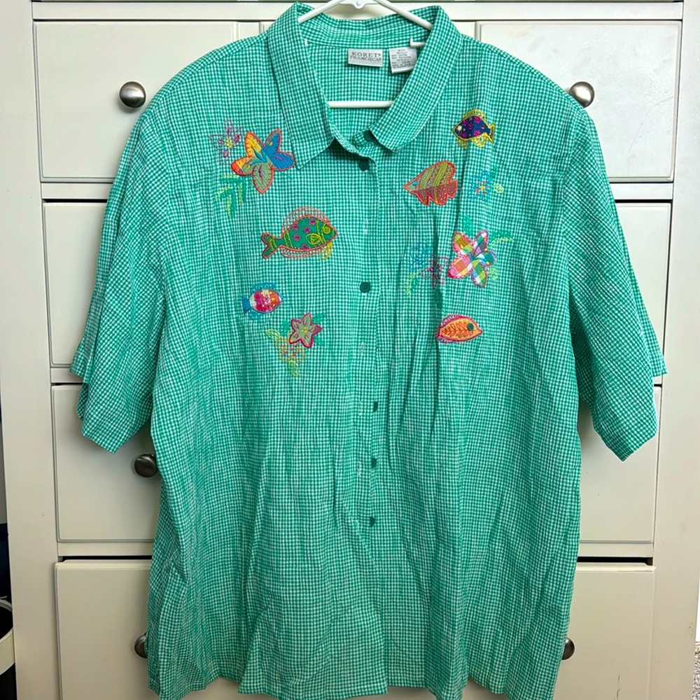 28W Women’s Green Check Embroidered Tropical Fish Button-Down Blouse NWOT